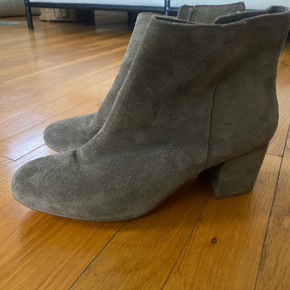 Steve Madden suede booties - Picture 1 of 4